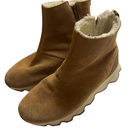 SOREL‎ Kinetic Impact Waterproof Short Tan Suede Boots Size 7 Sherpa Lining Snow - Picture 1 of 9
